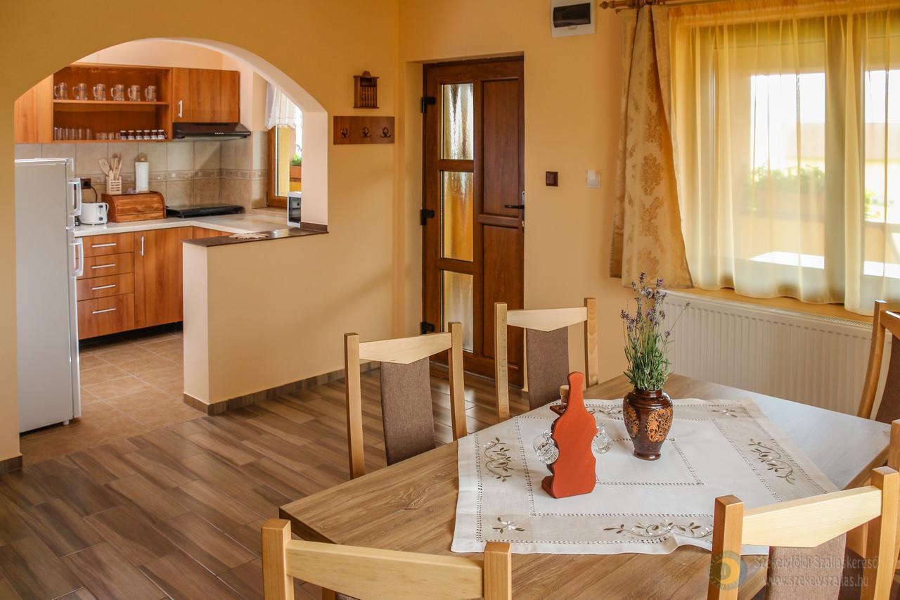 Apartamente Mano Apartmanok Praid Zewnętrze zdjęcie